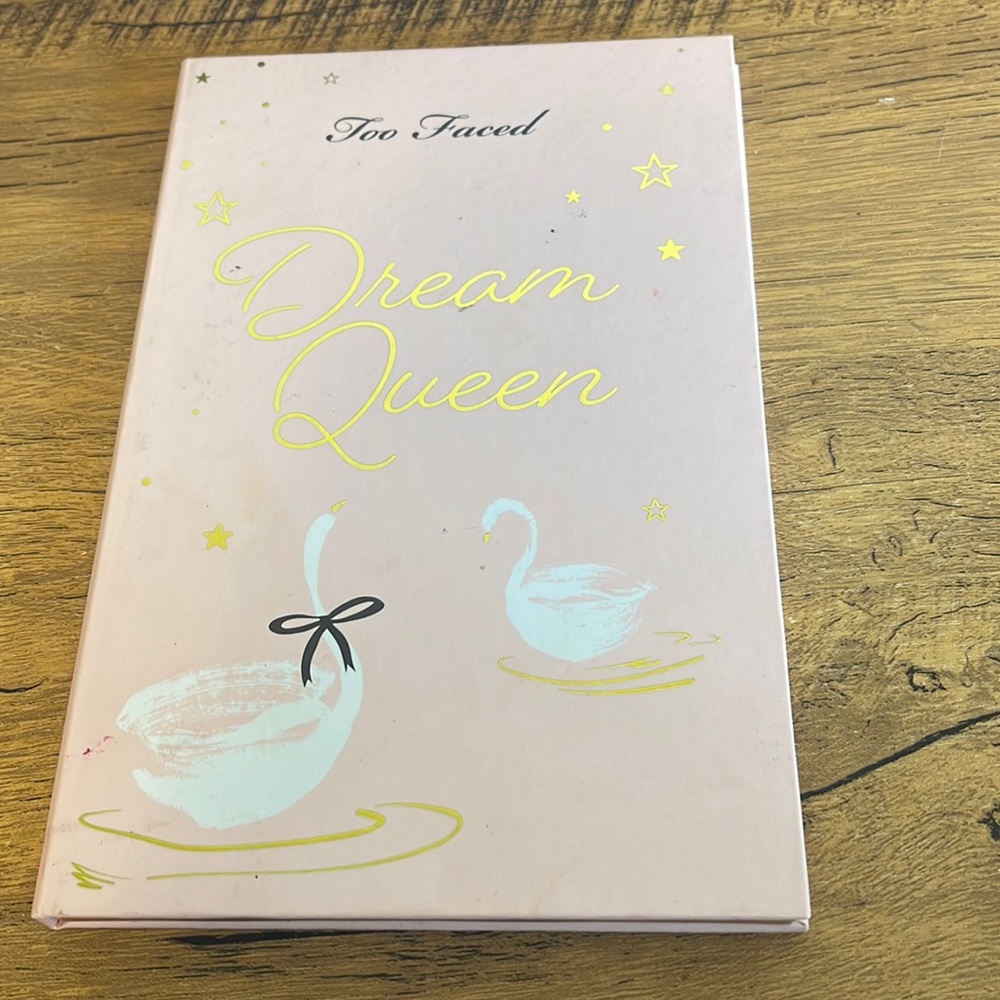 Too Faced Dream Queen